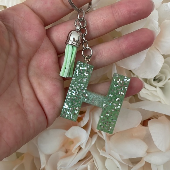 H Initial Glitter Resin Keychain Green - Picture 1 of 6